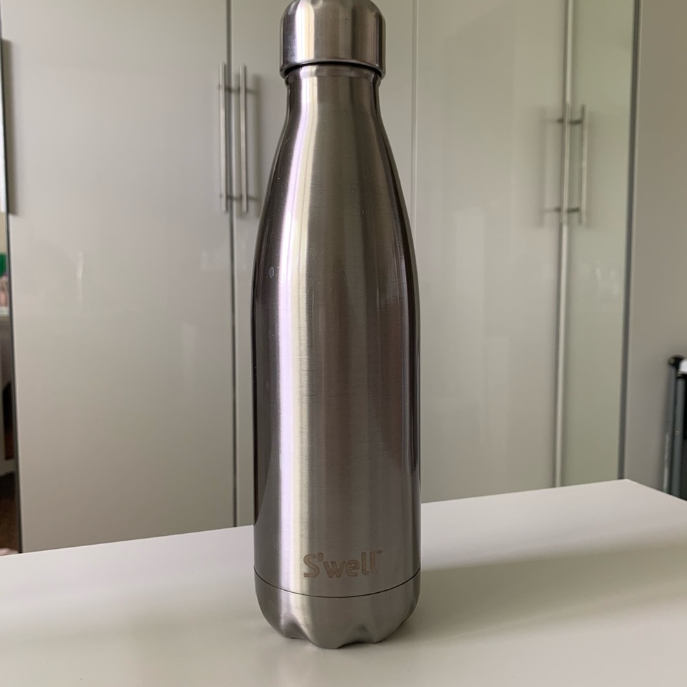 Swell Stainless steel water bottle travel